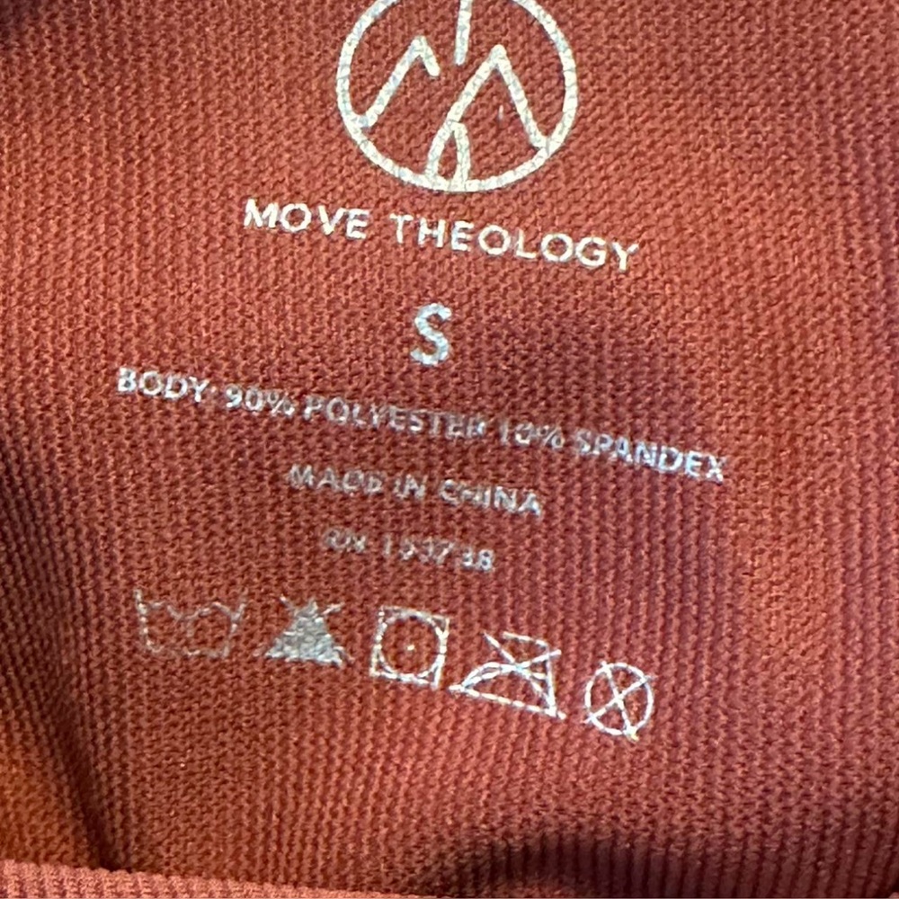 Move Theology Activewear Set - Picture 7 of 8
